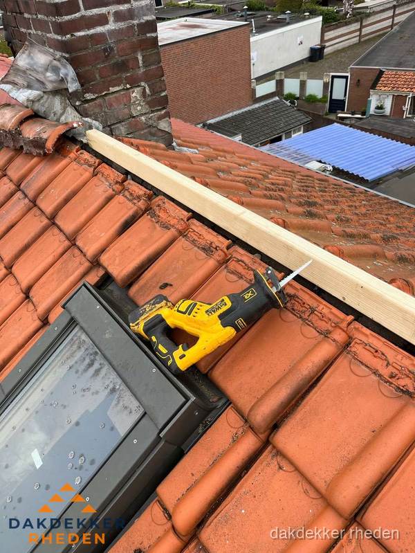 Kosten dak vervangen: werkzaamheden aan pannendak in Rheden Kosten dak vervangen: werkzaamheden aan pannendak in Rheden
