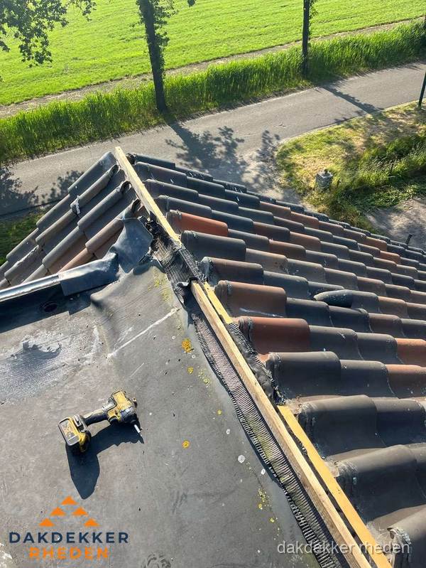 Kosten dakgoot vervangen: werkzaamheden aan dakrand in Rheden Kosten dakgoot vervangen: werkzaamheden aan dakrand in Rheden